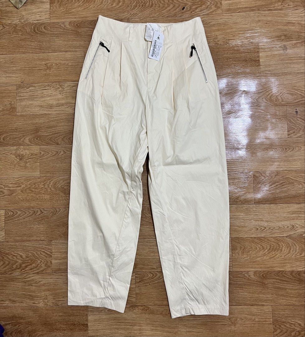 Nike ESC (Every Stitch Considered) Woven Worker Pants (Category: Luxury Apparel) located in Zamboanga. Submitted by alterramz08 (Listing ID 1469927585, Image 2). Description: Nike ESC (Every Stitch Considered) Woven Worker Pants Size 30 Length 40.5 Thigh 13 Leg Opening 8 Excellent Condition Need wash lang washable stain lang Price : 800 pesos .