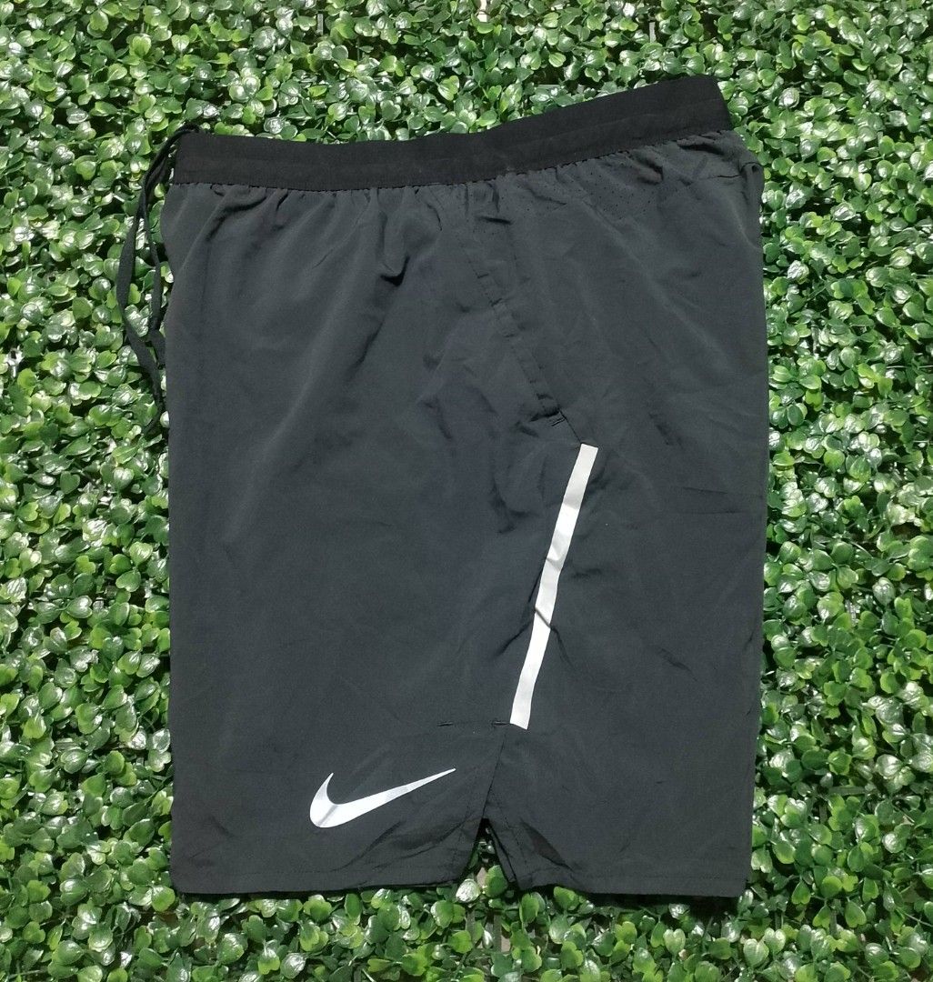 Nike Flex Stride Running Short (Category: Activewear) located in Davao. Submitted by thrifttayo (Listing ID 1469803117, Image 1). Description: Medium on tag W 28-32 L 16 No Issue Excellent-New Condition .