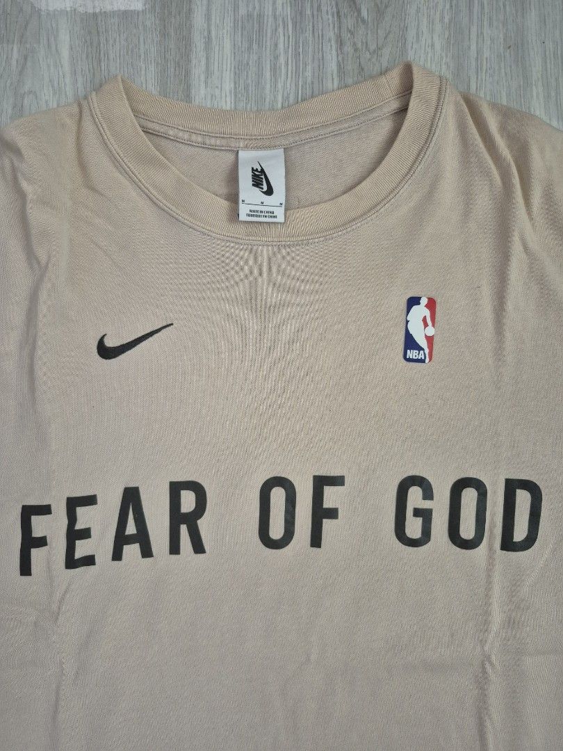 Nike FOG (Category: Tshirts & Polo Shirts ) located in Taguig. Submitted by kai.exe (Listing ID 1469789166, Image 2). Description: Nike FOG (Khaki) Size Medium on tag 🏷️ Dimes 23x28 Excellent issue Issue meron stain sa right sleeve PM❗❗❗.
