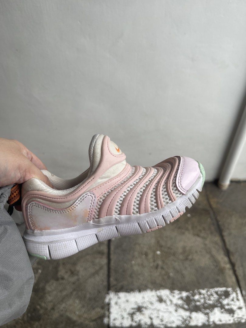 Nike Free Dynamo (Category: Babies & Kids Fashion) located in Manila. Submitted by handmedownsbymamaandisla (Listing ID 1469910326, Image 3). Description: 11C used thrice.
