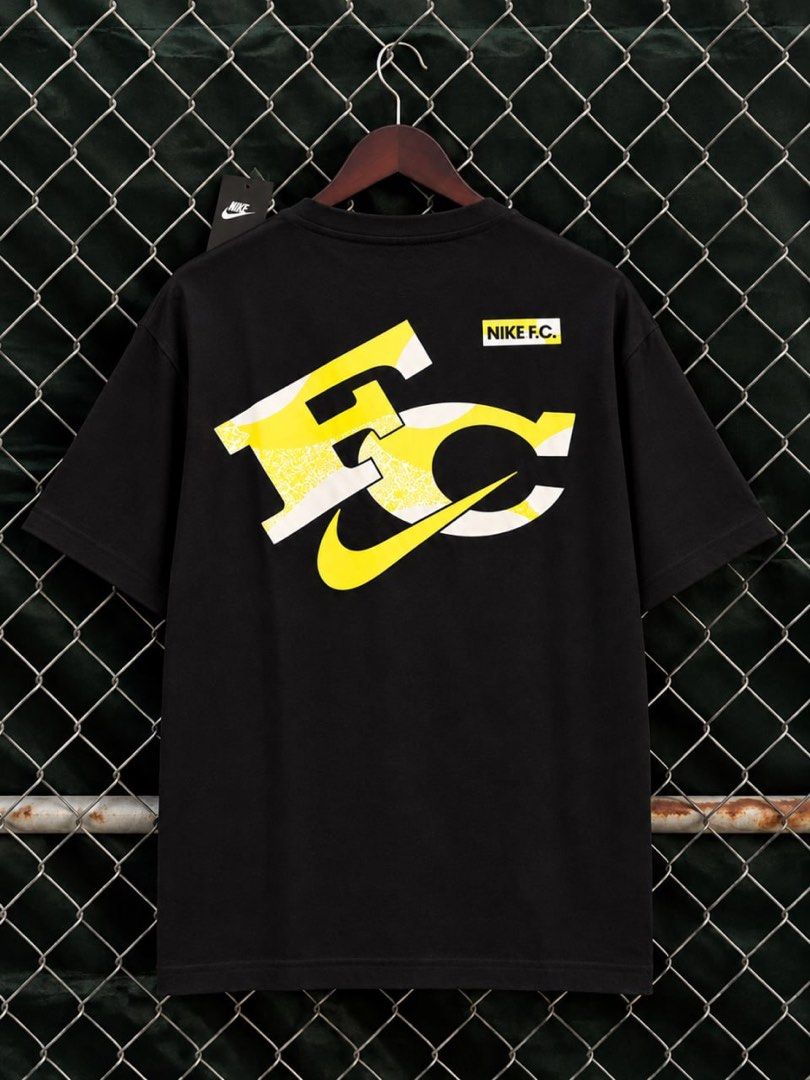 Nike Graphic Print T-Shirt (Category: Tshirts & Polo Shirts ) located in Caloocan City. Submitted by warmtree-28fd (Listing ID 1469832749, Image 2). Description: - Color: Classic Black - Design: Large white Nike swoosh and Beaverton, Oregon HQ details on the back - Fit/Style: Crew neck, short sleeves - Condition: Brand new with tag attached near the collar - Perfect for casual streetwear - Fast shipping from a trusted PH seller! Dm For Inquiry .
