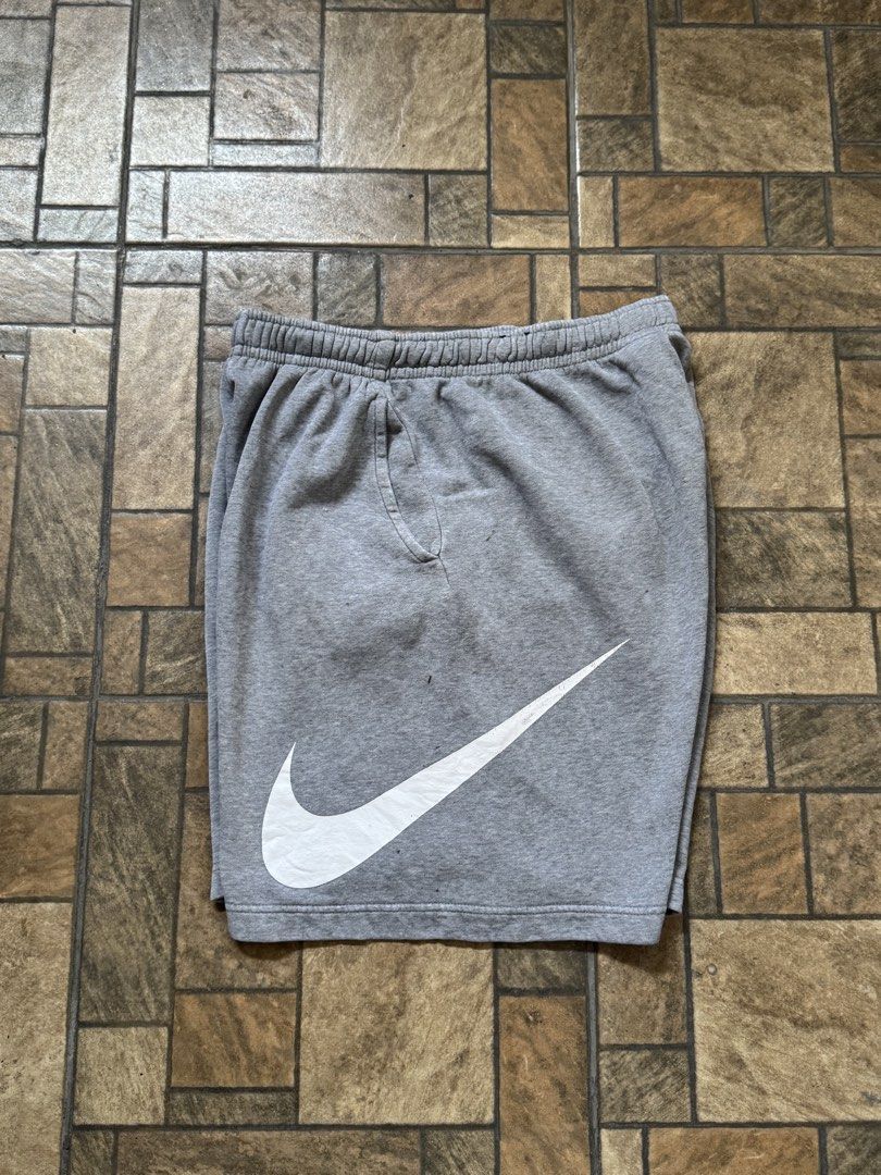 Nike Gray Big Swoosh Short (Category: Shorts) located in Manila. Submitted by dathriftt (Listing ID 1469821153, Image 2). Description: NIKE GRAY BIG SWOOSH SHORT Waist: Freewaist (With Lace) Length: 21 Thigh: 17.5 Hem: 15 -Good Condition -Colorrate: 9.8/10 -Complete Tags & Washtags -Issue: minimal stains, hairlines.