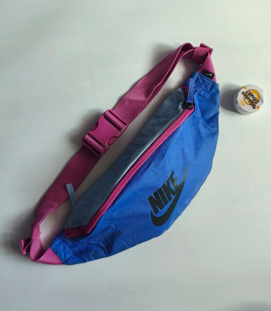 Nike Heritage Hip Pack Sapphire/Cosmic (Category: Belt bags, Clutches and Pouches) located in Manapla. Submitted by gentleturtle_3dc683 (Listing ID 1469921676, Image 1). Description: Nike Heritage Hip Pack Sapphire/Cosmic 💵 ₱ 490 📏 Size: 15 ½ x 5 ½ 🎨 Color Rate: 9.5 /10 or better ✨ Condition: Great Pre-loved thrifted item. 💬 Message us for inquiries!.