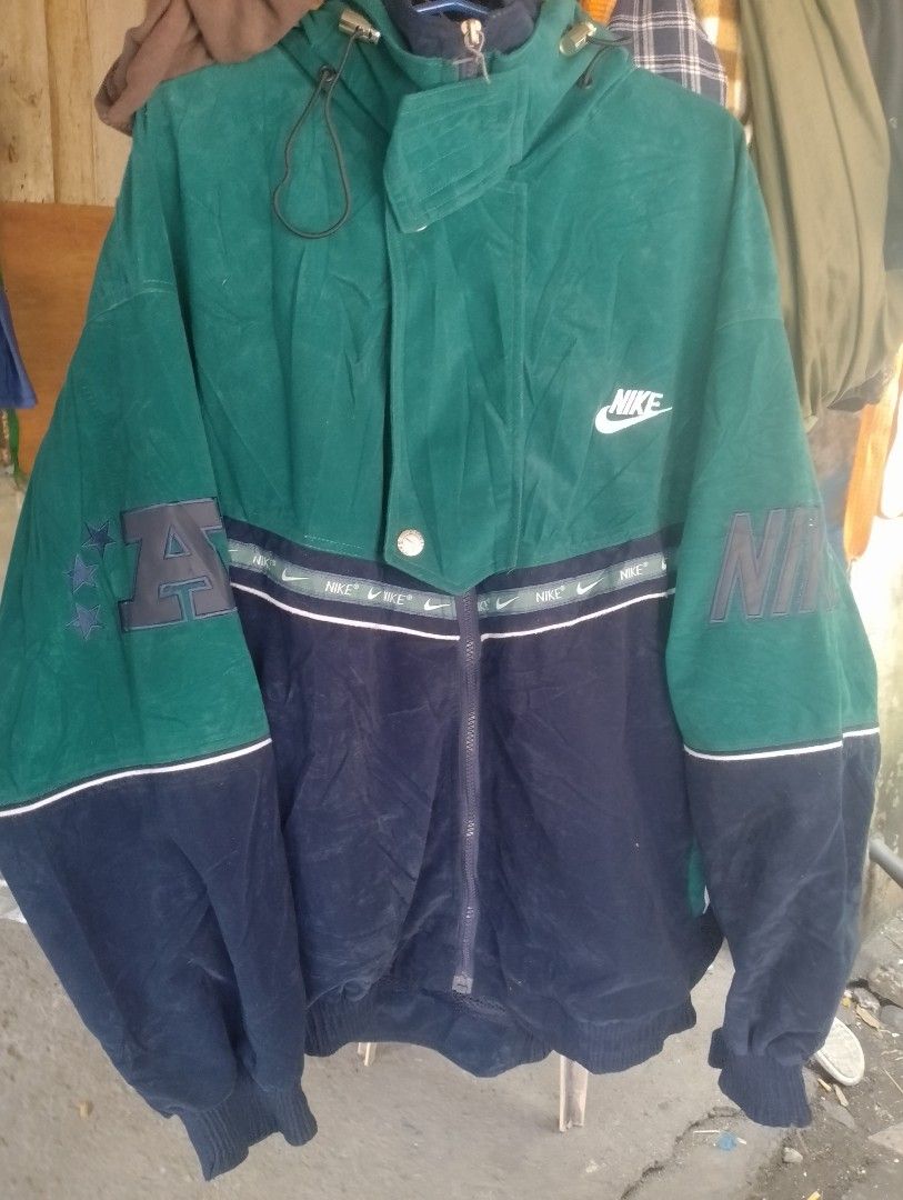 Nike jersey 90s (Category: Coats, Jackets and Outerwear) located in Manila. Submitted by zenfire_79f8a7 (Listing ID 1469794864, Image 1). Description: .