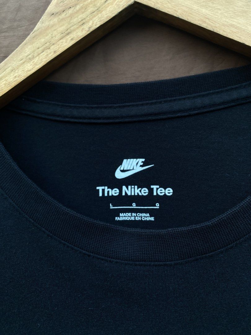 Nike Just Do it Shirt (Category: Tshirts & Polo Shirts ) located in Antipolo. Submitted by treasurethings02 (Listing ID 1469777026, Image 3). Description: Nike Just Do It Shirt Excellent Condition 9.5/10 CR Dimensions 22W/28L Large fit Black Color Photo Details 🫶🏻.