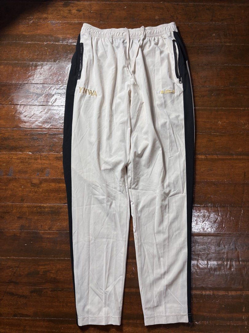Nike LJ TRACK PANTS (Category: Joggers) located in Manila. Submitted by earlylifecrisis (Listing ID 1469870261, Image 2). Description: Sz Medium Condition 9.5/10 Measure it by inch Waist 14.5 Length 39.5 Leg Opening 6.5 •Refund / Returns not allowed allowed •Please do check the dimensions size on labels sometimes are not accurate on the sizing •Ask me before purchasing.