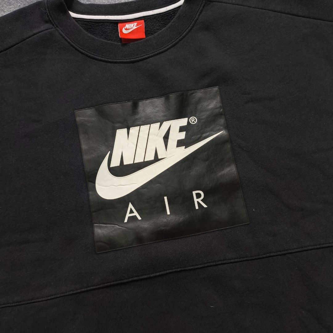 Nike Modern Cap Sleeve Air Box Sweatshirt (Category: Tshirts & Polo Shirts ) located in Manila. Submitted by shykes_26 (Listing ID 1469807180, Image 2). Description: Dimensions Width - 22 Length - 26.5 Size on tag - M Issues - None.