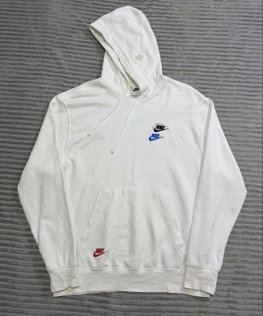 Nike multi logo hoodie jcket (Category: Coats, Jackets and Outerwear) located in Kawit. Submitted by samfuentebella09 (Listing ID 1469863916, Image 1). Description: N1K3 MULTI LOGO WHITE HOODIE JACKET✅ ▪️Size LARGE on tag✅ ▪️Width”24 x 27”Length✅ ▪️Excellent Condition 9/10✅ ▪️Color Rate 10/10✅ ▪️Good As New✅ Add sf💸 Pm🔑.
