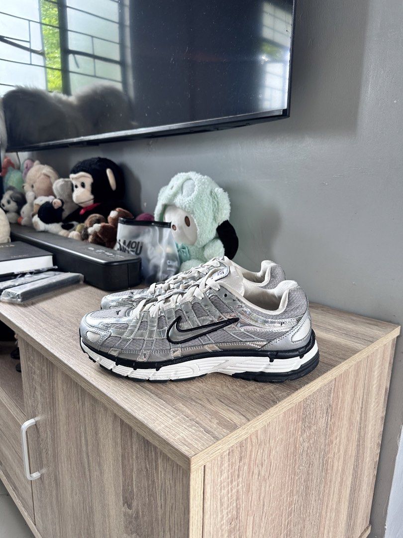 Nike P-6000 metallic silver (Category: Casual Shoes) located in Manila. Submitted by nilodanzcuadra (Listing ID 1469812084, Image 3). Description: Size 8 mens Like brand new condition Loc: north caloocan.