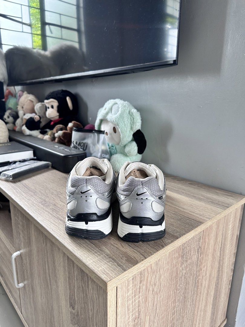 Nike P-6000 metallic silver (Category: Casual Shoes) located in Manila. Submitted by nilodanzcuadra (Listing ID 1469812084, Image 2). Description: Size 8 mens Like brand new condition Loc: north caloocan.