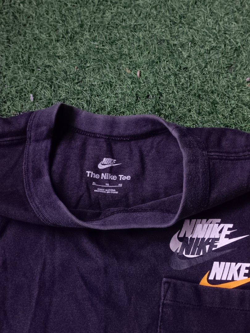 Nike Pocket tee (Category: Tshirts & Polo Shirts ) located in Davao. Submitted by karlito. (Listing ID 1469847162, Image 3). Description: Color may vary dahil panget phone camera Width 22 Length 28 Good Condition Color rate 9/10.