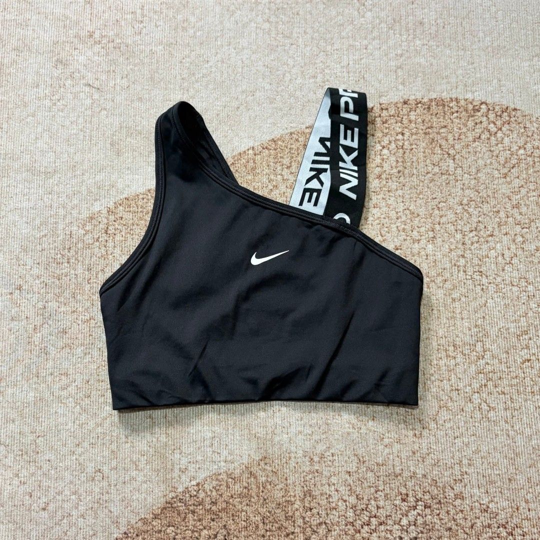 Nike pro (Category: Activewear) located in Manila. Submitted by justin.jeyeneyshop (Listing ID 1469893688, Image 1). Description: .