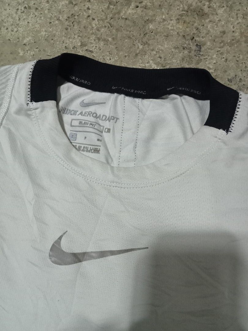 Nike Pro Aeropat (Category: Activewear) located in Alburquerque. Submitted by ayrelieonlineshop (Listing ID 1469898003, Image 2). Description: Nike Pro Aeropat dri-fit size small dimensions W-18 L-26.5 very excellent condition no pinhole or punit.