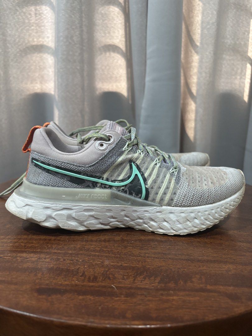 Nike React Infinity Flyknit Running Shoes (Category: Sneakers) located in Quezon City. Submitted by tellietobies (Listing ID 1469803270, Image 2). Description: Original Nike Infinity Flyknit - Original price: ₱7k - Color: gray/barely grape - Used only a few times. I’m a runner and I use my running shows in rotation, so hindi siya masyadong nagagamit. - good for daily running with react foam - From Nike’s website: “soft, rocker-shaped platform mad