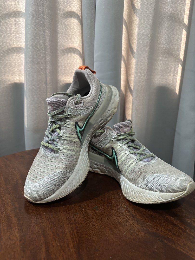 Nike React Infinity Flyknit Running Shoes (Category: Sneakers) located in Quezon City. Submitted by tellietobies (Listing ID 1469803270, Image 1). Description: Original Nike Infinity Flyknit - Original price: ₱7k - Color: gray/barely grape - Used only a few times. I’m a runner and I use my running shows in rotation, so hindi siya masyadong nagagamit. - good for daily running with react foam - From Nike’s website: “soft, rocker-shaped platform mad