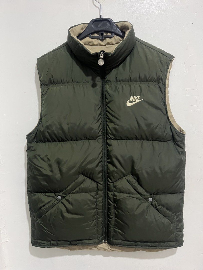 NIKE REVERSEBLE PUFFER JACKET (Category: Coats, Jackets and Outerwear) located in Cebu City. Submitted by fierce.vincent (Listing ID 1469850819, Image 2). Description: NIKE REVERSEBLE PUFFER JACKET GOOD AS NEW / NO ISSUE 22 x 28 / XL ON TAG 1750 ADD SF.