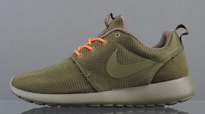 Nike Rosherun Squadron Green/Total Orange (Category: Sneakers) located in Tarlac. Submitted by tylord08es95589 (Listing ID 1469875043, Image 2). Description: .