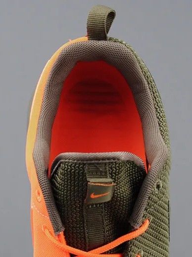 Nike Rosherun Squadron Green/Total Orange (Category: Sneakers) located in Tarlac. Submitted by tylord08es95589 (Listing ID 1469875043, Image 3). Description: .