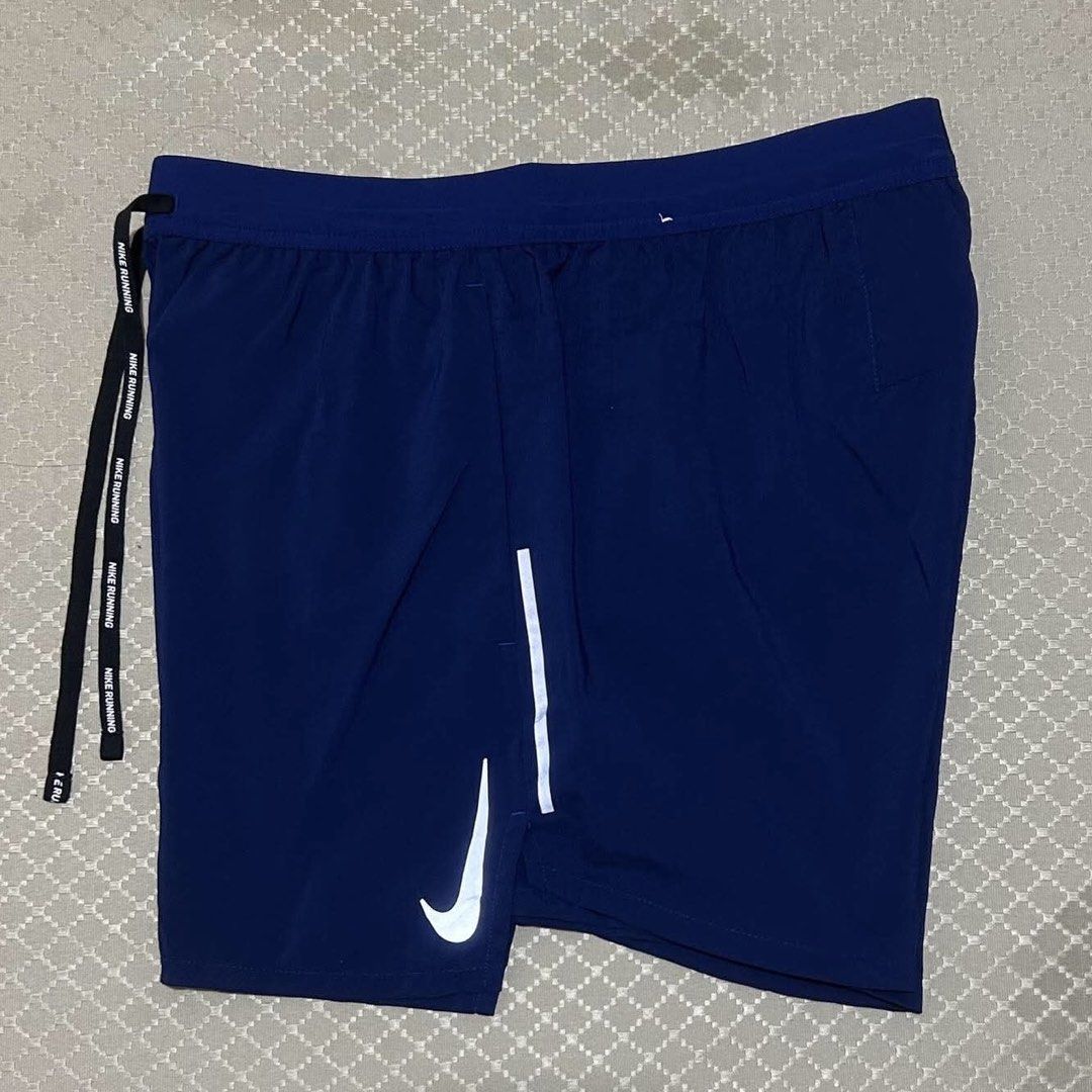 NIKE RUNNING (Category: Shorts) located in Pontevedra. Submitted by rhenzsanity.finds (Listing ID 1469858013, Image 2). Description: Size S-Med waist 28-32 Length 13 As new 580 .