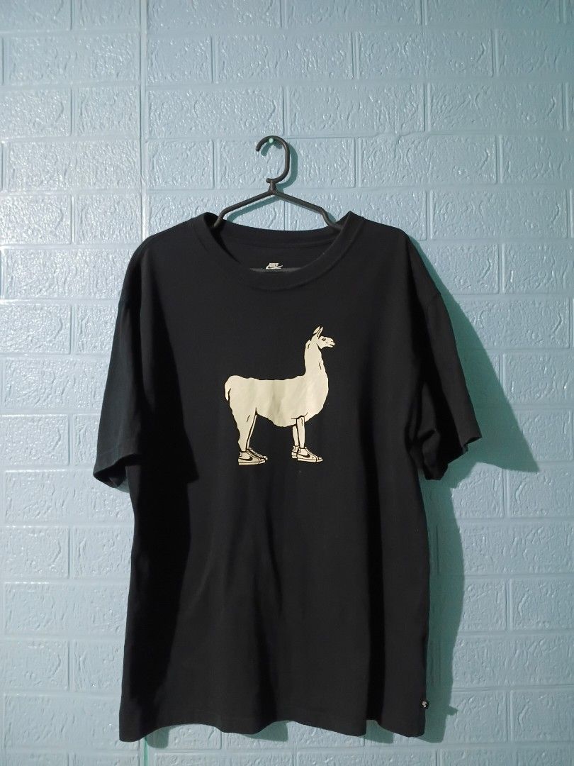 Nike SB Llama Graphic Tee (Category: Tshirts & Polo Shirts ) located in Caloocan City. Submitted by archive404 (Listing ID 1469912438, Image 1). Description: Nike SB Llama Graphic Tee Excellent Condition W - 20 L - 27 Medium on Tag No Issue 400 + sf.