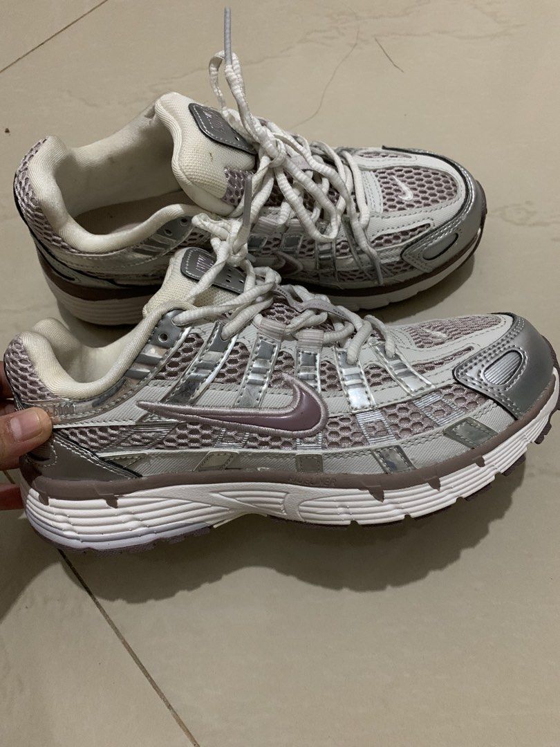 Nike shoes (Category: Casual Shoes) located in Manila. Submitted by pangharabas (Listing ID 1469897453, Image 2). Description: Wrong size for me.