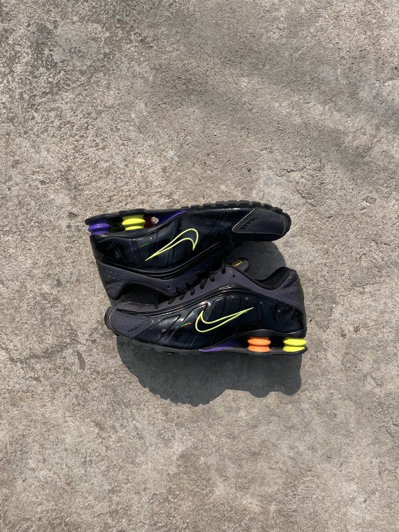 Nike Shox R4 (Category: Casual Shoes) located in Digos. Submitted by tabsytabs (Listing ID 1469814412, Image 1). Description: .