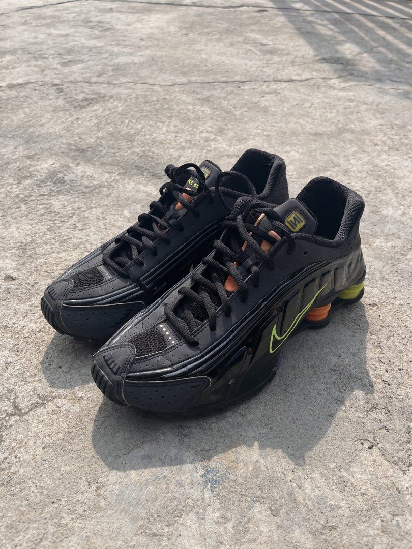 Nike Shox R4 (Category: Casual Shoes) located in Digos. Submitted by tabsytabs (Listing ID 1469814412, Image 2). Description: .
