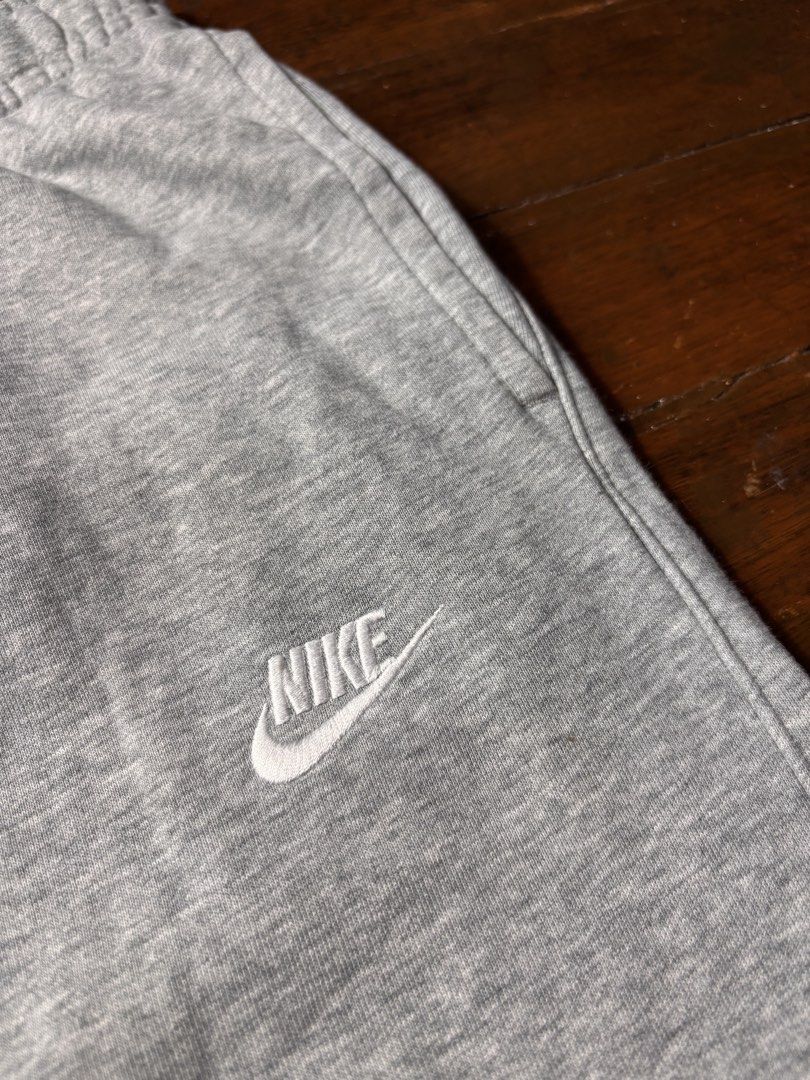 Nike Sportswear (Category: Joggers) located in Manila. Submitted by earlylifecrisis (Listing ID 1469869419, Image 3). Description: Sz Large Condition 9.5/10 Measure it by inch Waist 15 Length 38.5 Leg Opening 7.5 •Refund / Returns not allowed allowed •Please do check the dimensions size on labels sometimes are not accurate on the sizing •Ask me before purchasing.