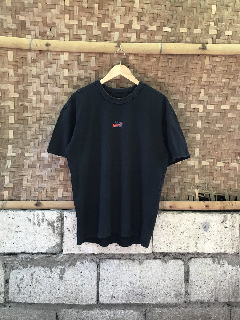 Nike sportswear (Category: Activewear) located in Talisay. Submitted by abneralamo (Listing ID 1469880198, Image 1). Description: Nike sports wear tshirt Size large.