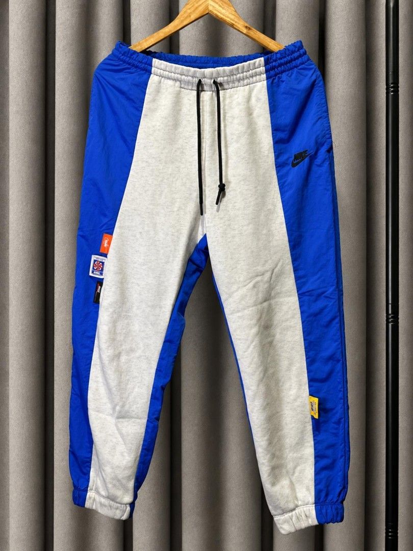 NIKE SPORTSWEAR ICON CLASH MIXED PANTS (Category: Joggers) located in Davao. Submitted by blazing.rachel02 (Listing ID 1469890778, Image 1). Description: Size: 29 - 35 Length: 37 Bagong bago pa No issue Can do VC with the actual item.