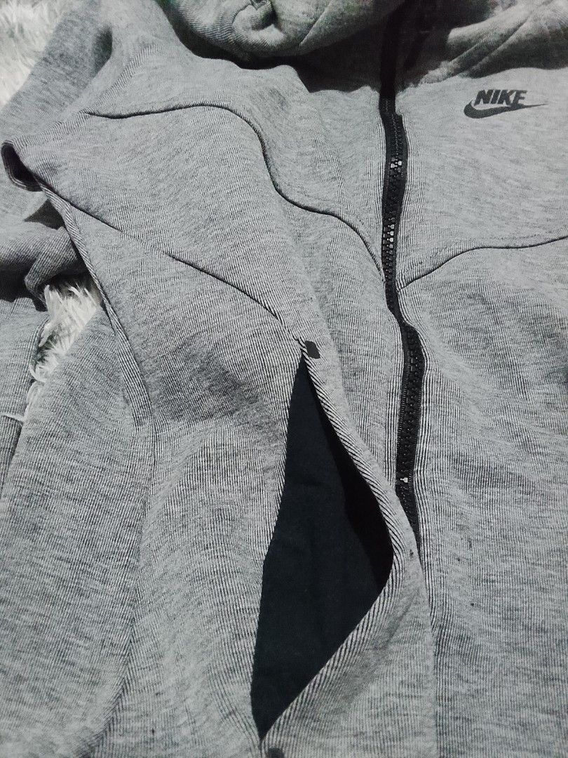 Nike Tech Fleece jacket Small (Category: Coats, Jackets and Outerwear) located in Davao. Submitted by thevintagehunterdvo (Listing ID 1469881518, Image 3). Description: Width 15 Bust 16 Length 22.