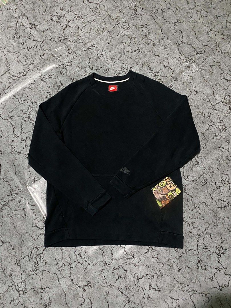 Nike Tech Fleece Longsleeve (Category: Hoodies) located in Pagadian. Submitted by romenallauderes (Listing ID 1469878654, Image 1). Description: Dimes: 22 x 29 Excellent Condition 10/10 Color Rate No issues.