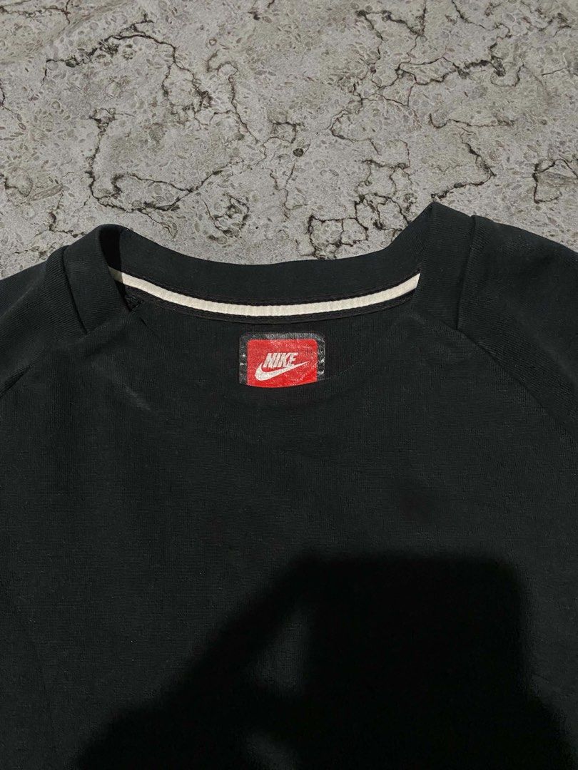 Nike Tech Fleece Longsleeve (Category: Hoodies) located in Pagadian. Submitted by romenallauderes (Listing ID 1469878654, Image 2). Description: Dimes: 22 x 29 Excellent Condition 10/10 Color Rate No issues.