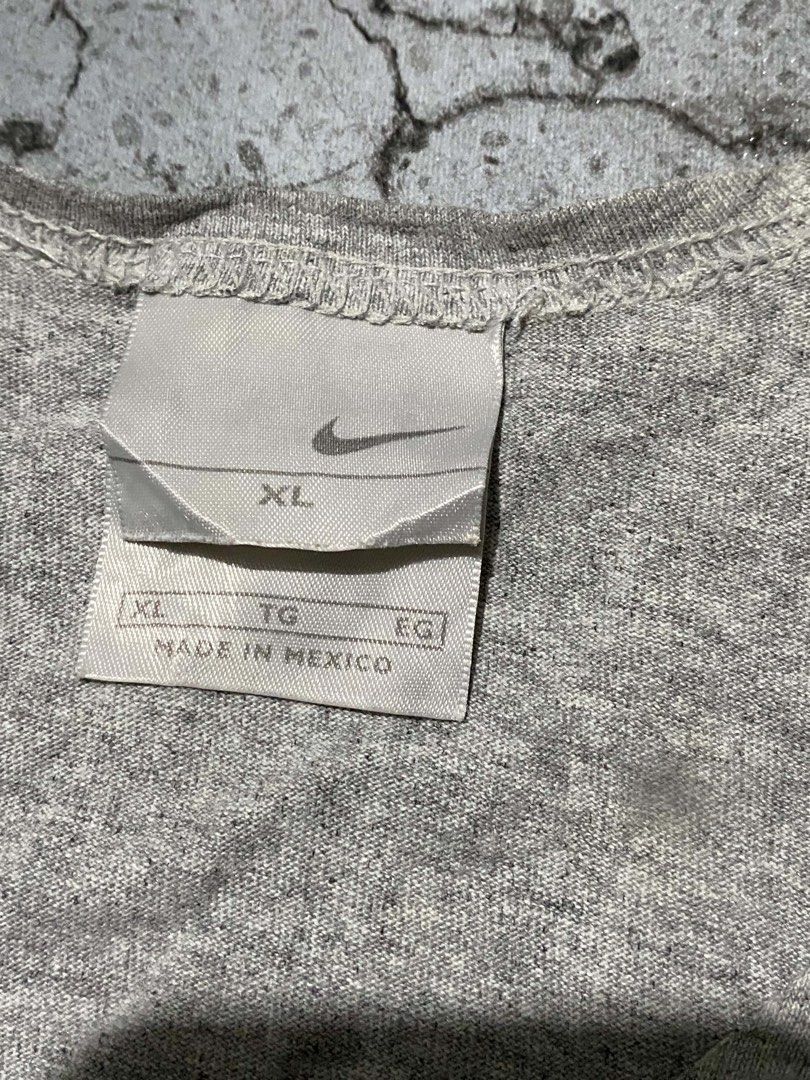 Nike Vintage Tank Top (Category: Tshirts & Polo Shirts ) located in Pagadian. Submitted by romenallauderes (Listing ID 1469878999, Image 3). Description: Dimes: 24 x 34 ( XL on Tag ) Excellent Condition 10/10 Color Rate No issues.