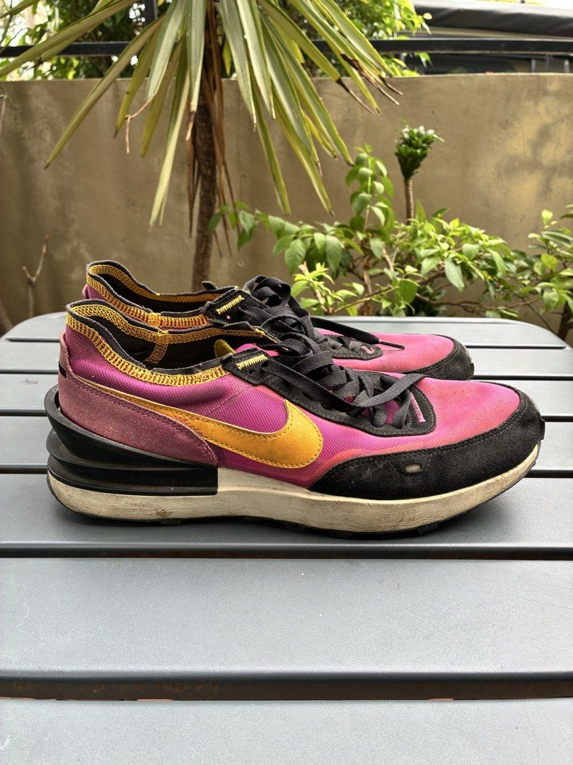NIKE WAFFLE ONE (Category: Sneakers) located in Las Pinas. Submitted by iamlowenz (Listing ID 1469780057, Image 3). Description: Nike Waffle One US9.5 Active fuschia No issues, sole seps Bought via Nike app RFS: Decluttering.