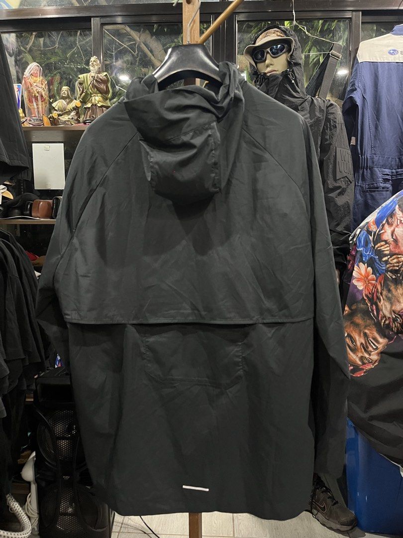 Nike Windrunner Repel Running Jacket / Black / XL (Category: Coats, Jackets and Outerwear) located in Camalaniugan. Submitted by anarchymonopoly052128 (Listing ID 1469898746, Image 2). Description: Width: 25.5 Inches Length: 29.5 Inches .