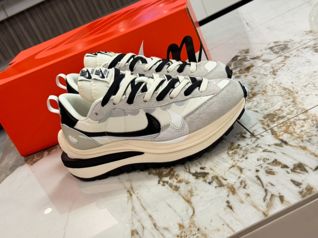 Nike x Sacai VaporWaffle Sail Gum, Men's Fashion, Footwear, Sneakers on ...