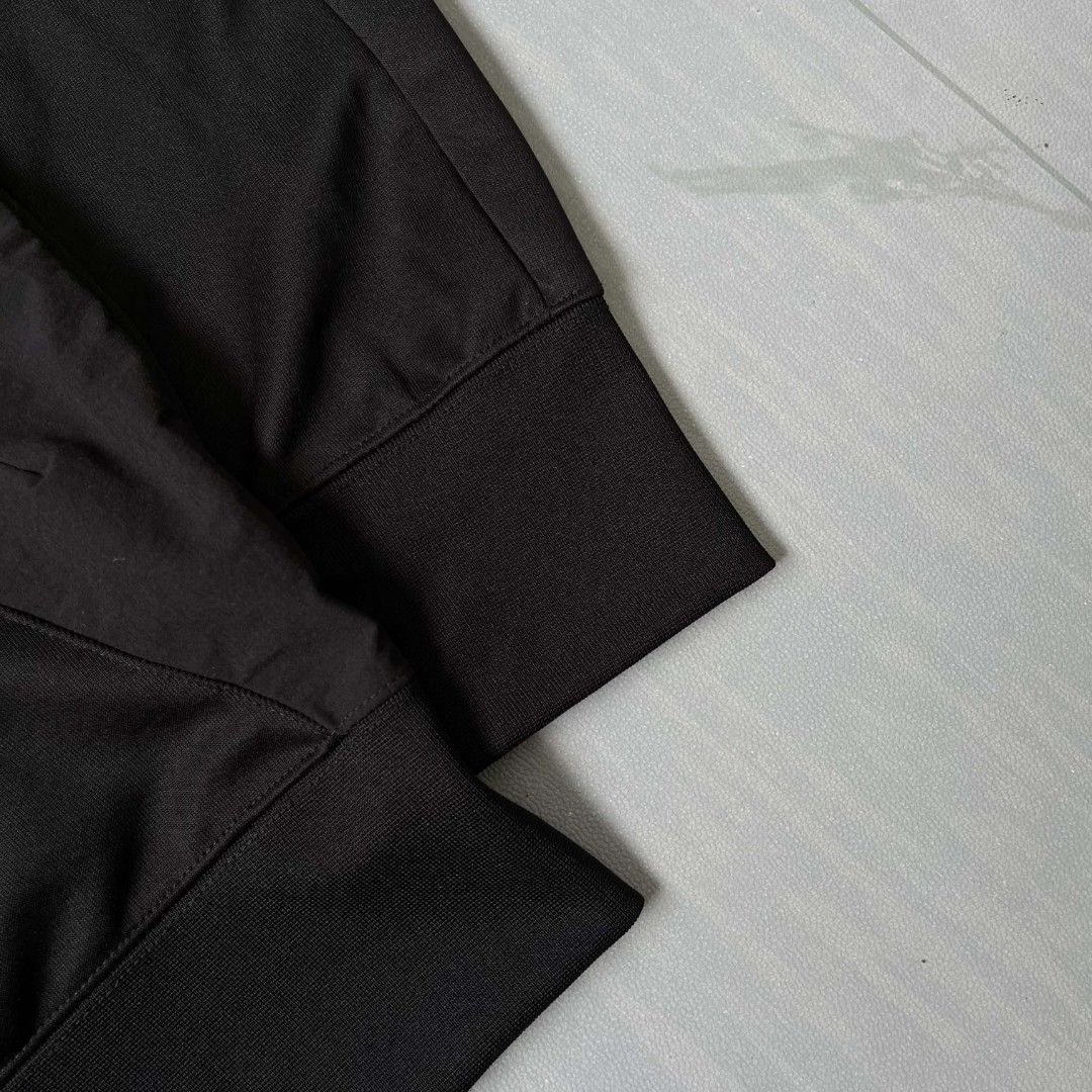Nike zip up hoodie reflectorized (Category: Coats, Jackets and Outerwear) located in Cavite. Submitted by arthriftofficial. (Listing ID 1469802269, Image 3). Description: .