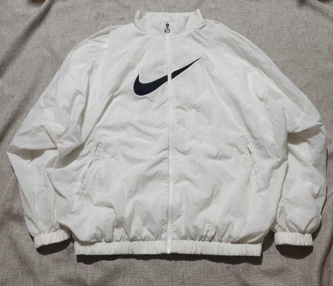 NIKE ZIP UP WINDBREAKER JACKET (Category: Coats, Jackets and Outerwear) located in General Santos City (Dadiangas). Submitted by prins_thrifts101 (Listing ID 1469858379, Image 1). Description: ‎This item was bought sa Japan Surplus!! ‎ ‎Size XL ‎•Dimes In inches 25x27 ‎•Color rate 9.8/10 ‎•Excellent Condition ‎•Issue: minimal washable stains ‎ ‎Unli vouch unli vc with item ‎Payment first Jnt or Cod LBC ‎+SF ‎LOCATION: General Santos City, Mindana