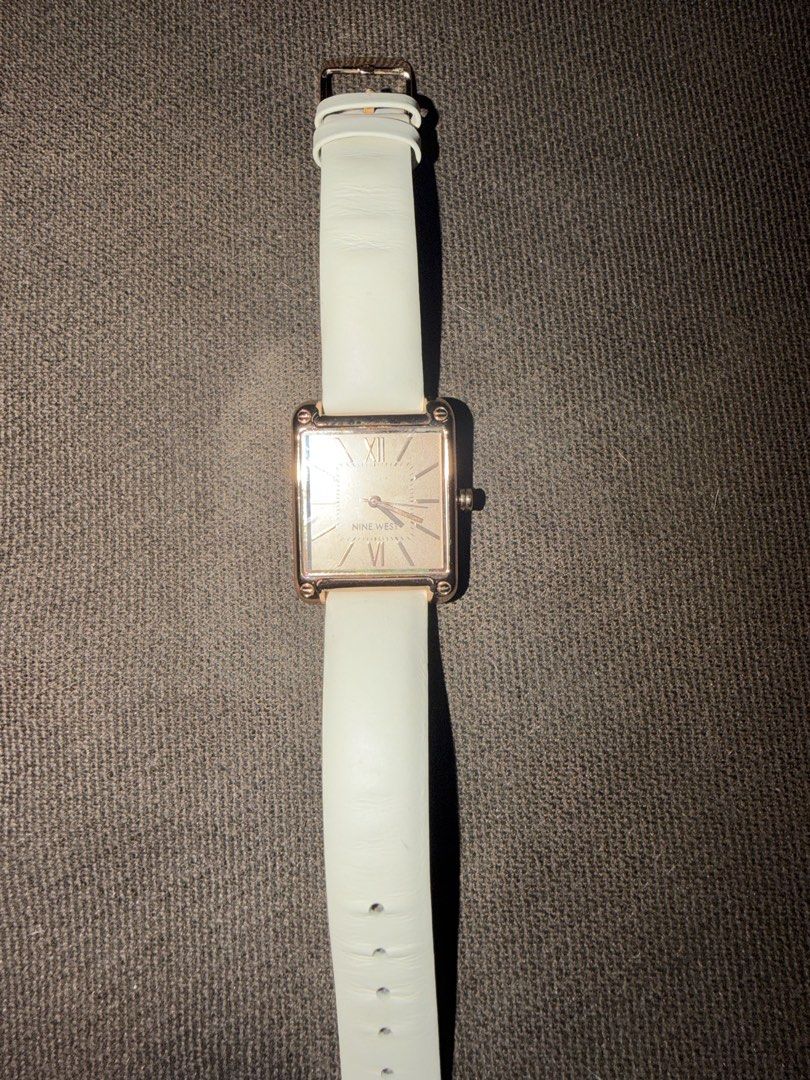 Nine West Crystal Face Watch in Blush (Category: Women's Watches) located in Quezon City. Submitted by mcva2 (Listing ID 1469814215, Image 1). Description: Never used. No box. Was just stored..