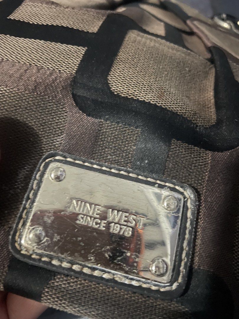 NineWest totebag (Category: Luxury Bags & Wallets) located in San Carlos. Submitted by graciahoney (Listing ID 1469851663, Image 2). Description: .