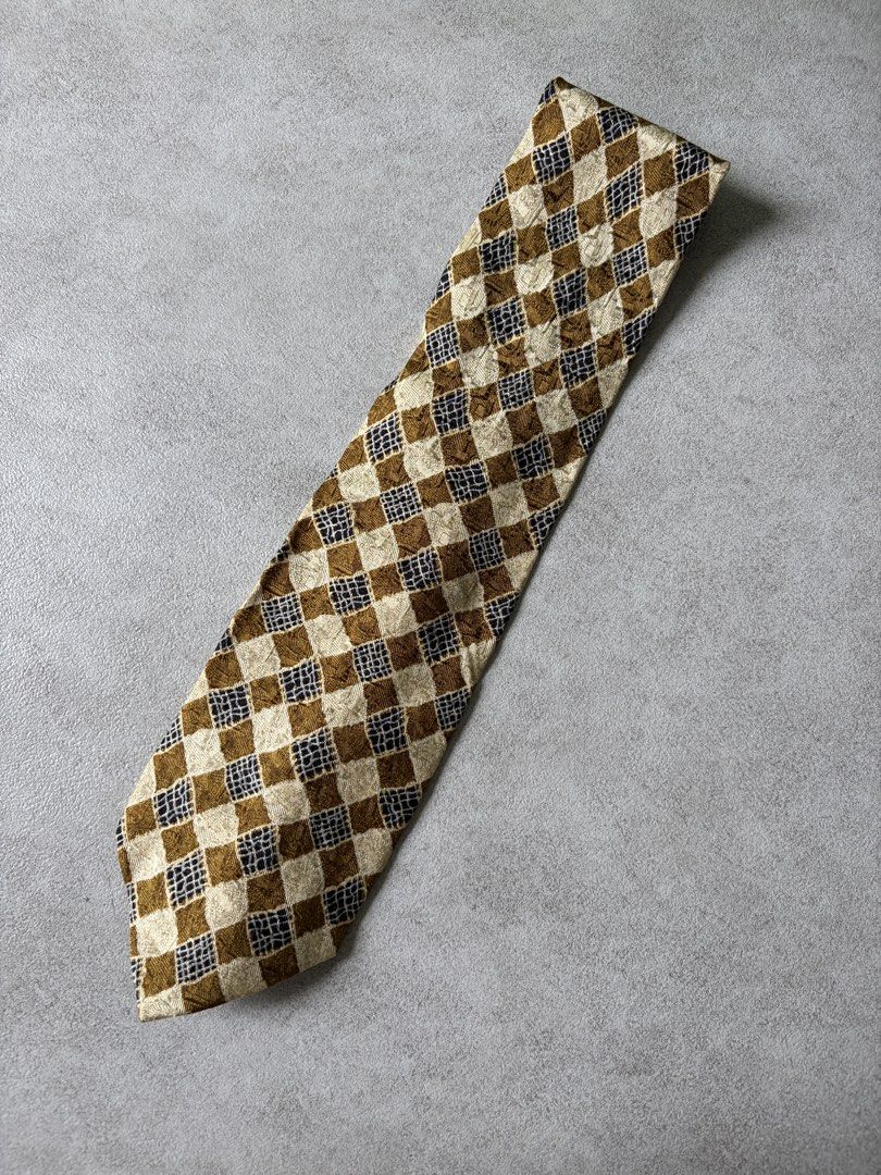 Nino Cerruti Necktie (Category: Ties) located in Pasig City. Submitted by chamoisee (Listing ID 1469784446, Image 1). Description: Nino Cerruti Necktie Will keep if not sold .