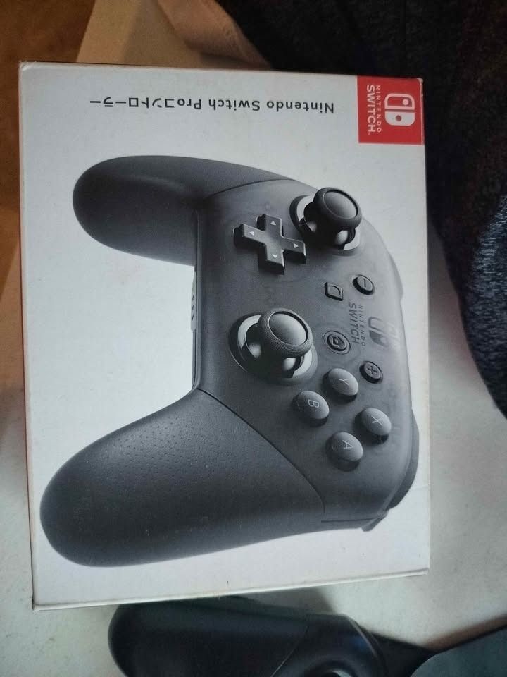 Nintendo Switch Pro Controller Black Wireless Gamepad (Category: Controllers) located in Caloocan City. Submitted by zenhorse-37a6b5 (Listing ID 1469847482, Image 3). Description: orig switch 1 pro controller very limited use no bix but from data blitz las pinas loc 1000.