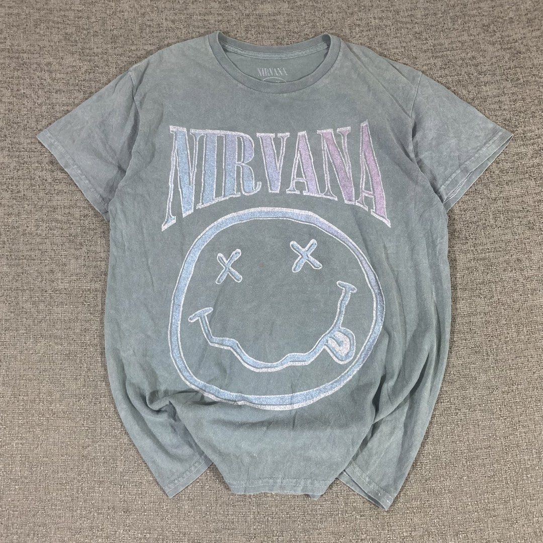 Nirvana Smiley Band Official Merch T-shirt (Category: Tshirts & Polo Shirts ) located in Los Banos. Submitted by adothrift (Listing ID 1469855262, Image 2). Description: Nirvana Smiley Band Official Merch T-shirt Size: M-L Dimensions: Width - 20 Length - 27.