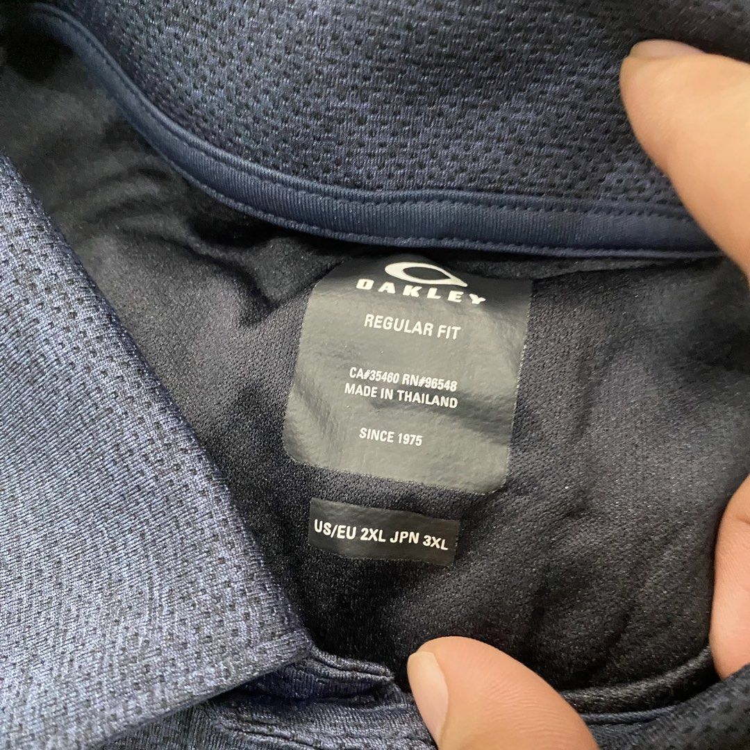 Oakley Drifit Poloshirt for Men (Category: Tshirts & Polo Shirts ) located in Bacolod City. Submitted by ictrends_6100 (Listing ID 1469787165, Image 3). Description: 2XL W: 25 L: 31 Like new No Flaws Color rate: 10/10.