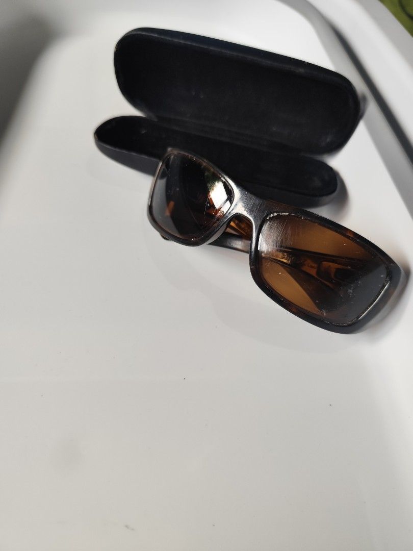 Oakley Hijinx Frame (Category: Sunglasses & Eyewear) located in Cebu City. Submitted by icoolectnsellect (Listing ID 1469867068, Image 1). Description: Issue: Dirt and RX lens, Lens, and minor hairline scratches. Bought at Garage Sale. Authenticity not Guaranteed, di ko alam if legit or Fake. Buy @ your own Risk. All EyeGlasses or Sun Glasses ay may Grado or Prescription Glasses. Please be careful para di masira mata nyo, you can change the lens 