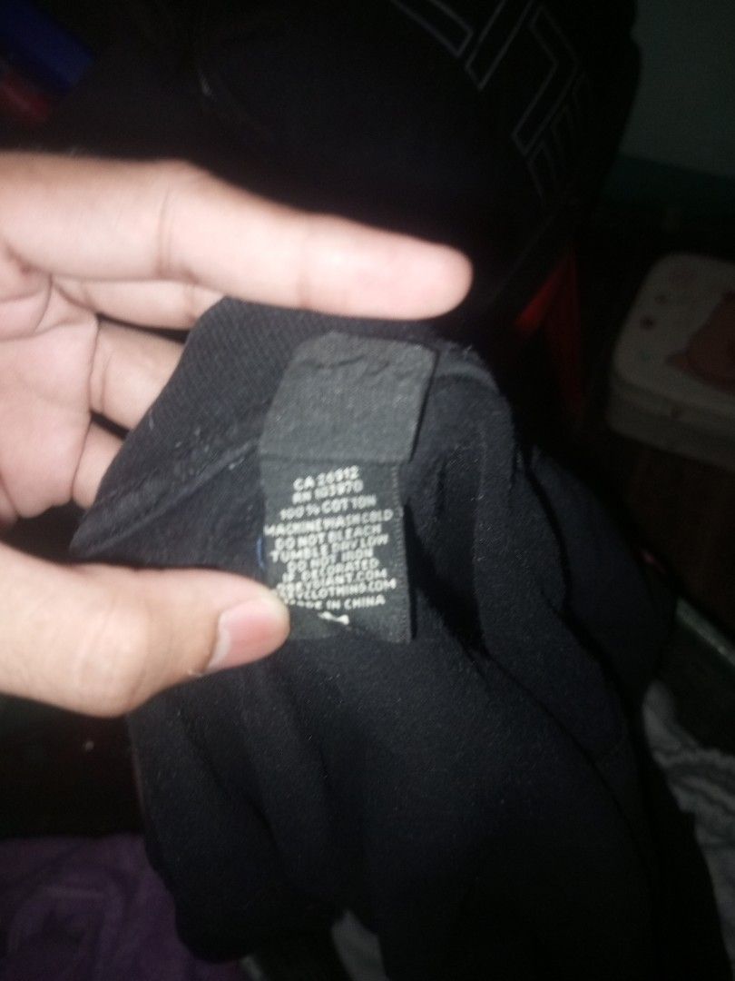 OBEY TEE (Category: Tshirts & Polo Shirts ) located in Quezon City. Submitted by oshhh_ (Listing ID 1469845787, Image 3). Description: Obey Bar Logo Tee Authentic Medium 21x27.