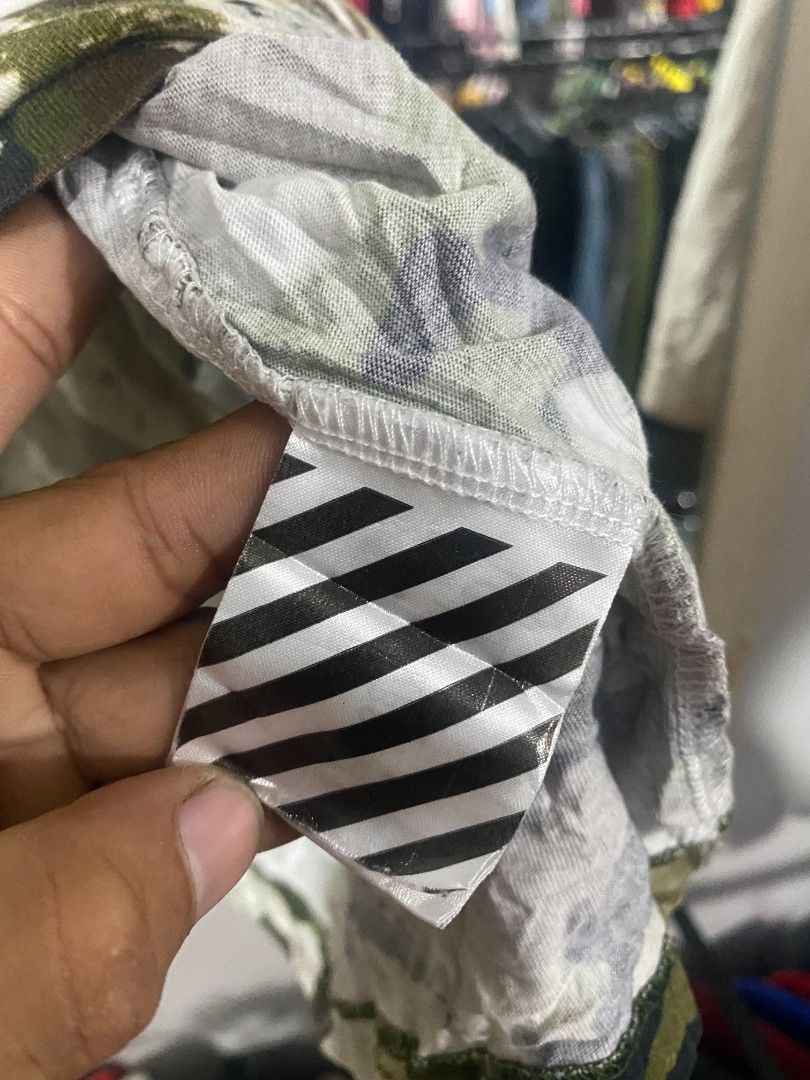 Offwhite (Category: Tshirts & Polo Shirts ) located in Cabuyao City. Submitted by jp-collection (Listing ID 1469795712, Image 3). Description: .