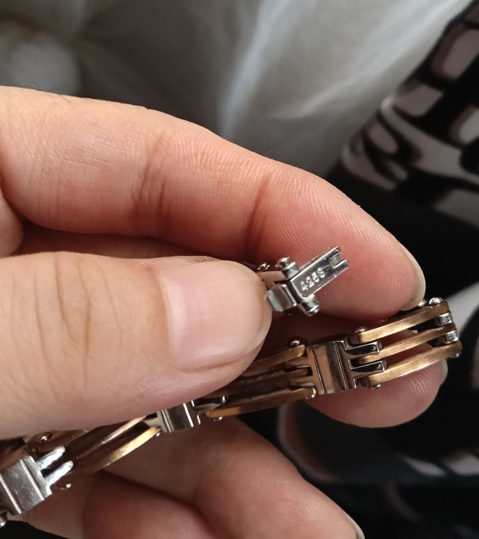 OG Invicta Links 2Tine Bracelet (Category: Bracelets) located in Manila. Submitted by trendyie100 (Listing ID 1469812030, Image 3). Description: Selling as is, OG Vintage Invicta Link Stainless Steel 2-tone Bracelet, unisex, US bought, fit to 6.5 inches. Nice in actual. •Payment 1st policy •No return, no exchange, no refund.