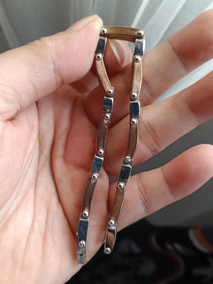 OG Invicta Links 2Tine Bracelet (Category: Bracelets) located in Manila. Submitted by trendyie100 (Listing ID 1469812030, Image 2). Description: Selling as is, OG Vintage Invicta Link Stainless Steel 2-tone Bracelet, unisex, US bought, fit to 6.5 inches. Nice in actual. •Payment 1st policy •No return, no exchange, no refund.